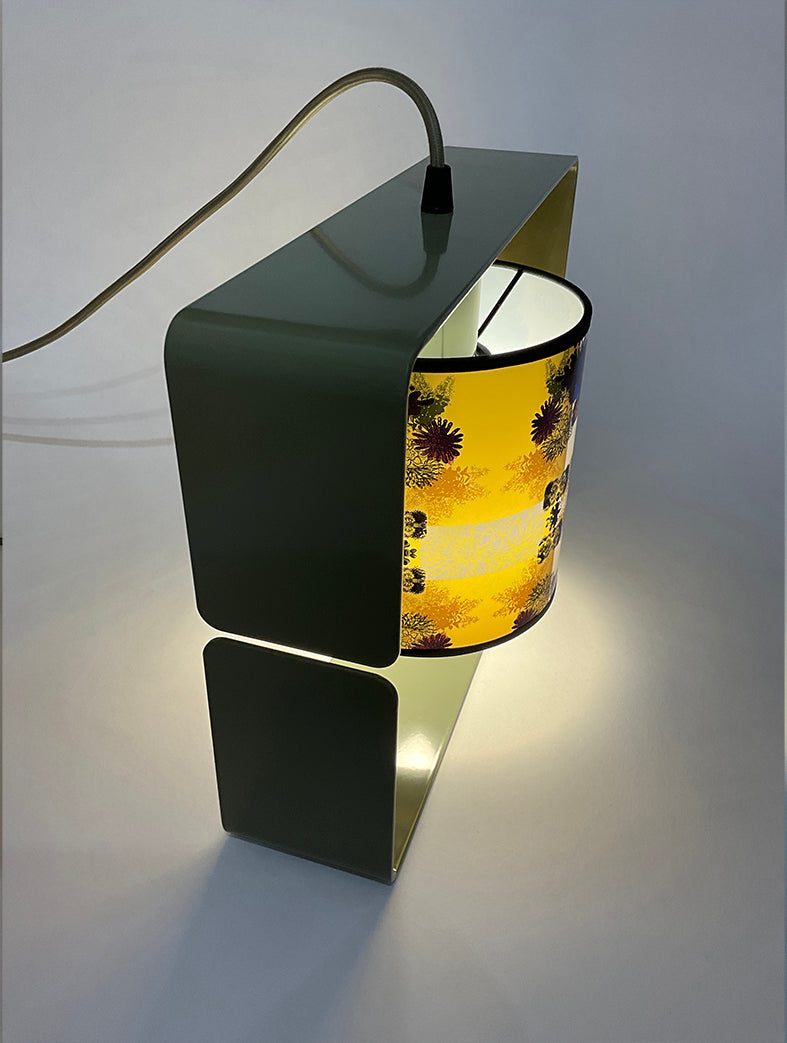 Lampe Bo habillée avec abat jour modèle Mousse hirsute - commande couleur JAUNE